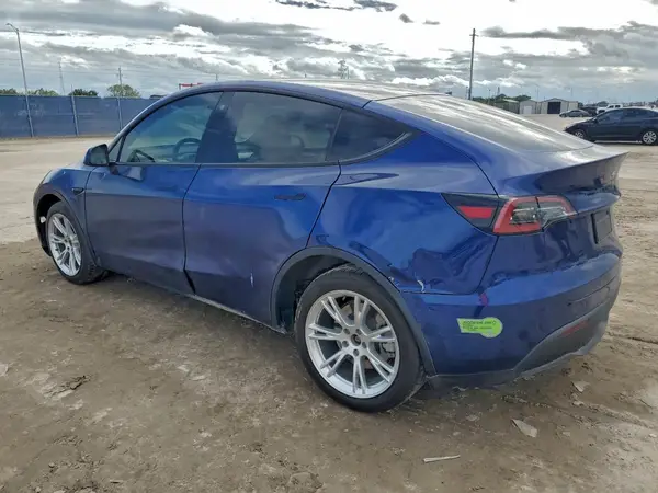 7SAYGDEE6PA058975 2023 TESLA MODEL Y - Image 2