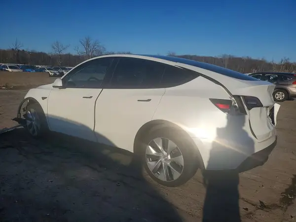 7SAYGDEE6PA059494 2023 TESLA MODEL Y - Image 2