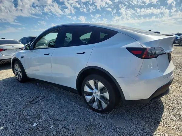 7SAYGDEE6PA060032 2023 TESLA MODEL Y - Image 2