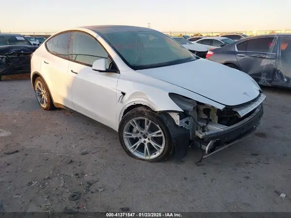 7SAYGDEE6PA061228 2023 TESLA MODEL Y - Image 1