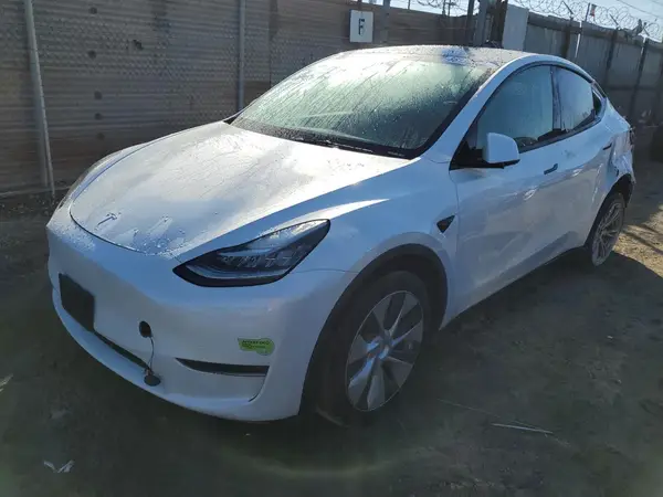 7SAYGDEE6PA062850 2023 TESLA MODEL Y - Image 1
