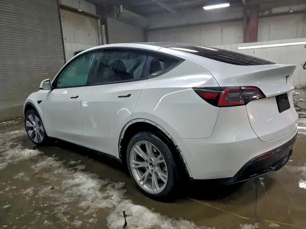 7SAYGDEE6PA065148 2023 TESLA MODEL Y - Image 2