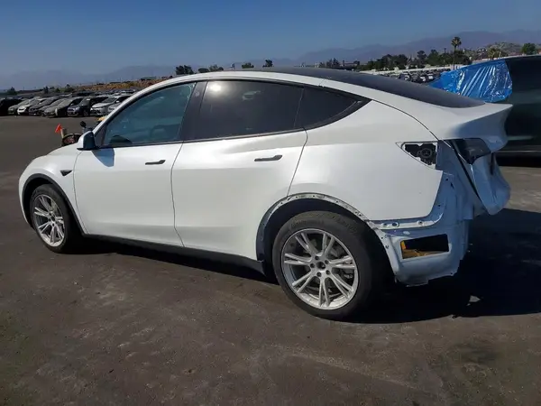 7SAYGDEE6PA066073 2023 TESLA MODEL Y - Image 2