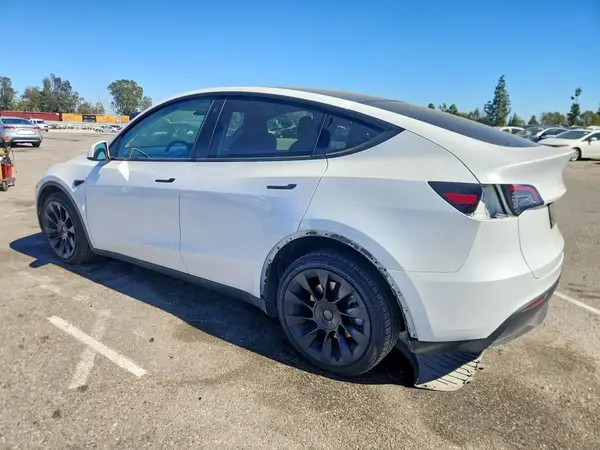 7SAYGDEE6PA070706 2023 TESLA MODEL Y - Image 2