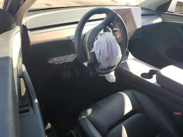 7SAYGDEE6PA075937 2023 TESLA MODEL Y - Image 8