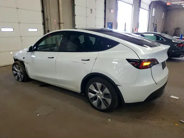7SAYGDEE6PA076103 2023 TESLA MODEL Y - Image 2