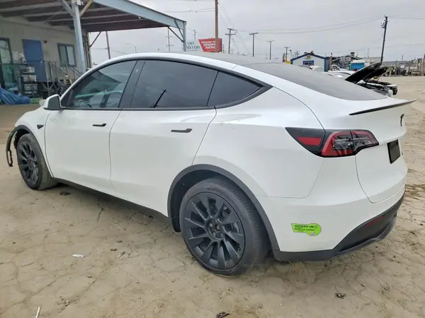 7SAYGDEE6PA076585 2023 TESLA MODEL Y - Image 2