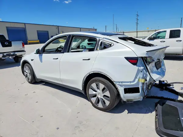 7SAYGDEE6PA080071 2023 TESLA MODEL Y - Image 2