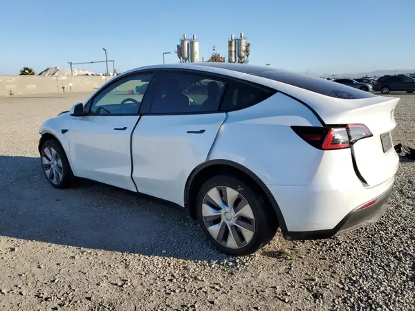 7SAYGDEE6PA080958 2023 TESLA MODEL Y - Image 2