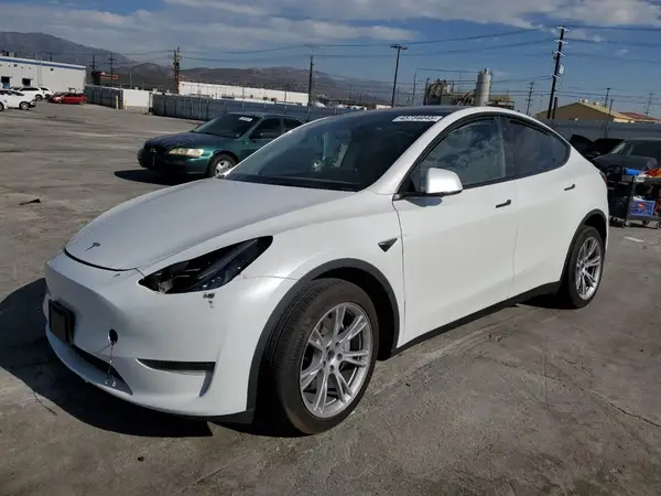 7SAYGDEE6PA086727 2023 TESLA MODEL Y - Image 1