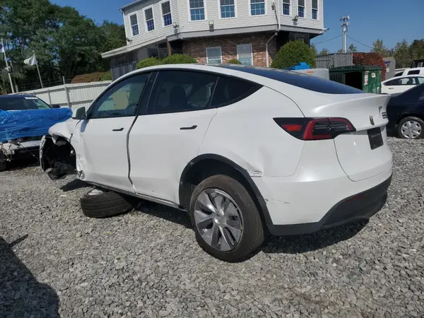 7SAYGDEE6PA097596 2023 TESLA MODEL Y - Image 2