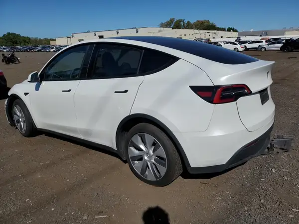 7SAYGDEE6PA101405 2023 TESLA MODEL Y - Image 2