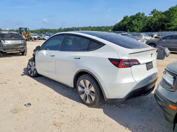 7SAYGDEE6PA107625 2023 TESLA MODEL Y - Image 2