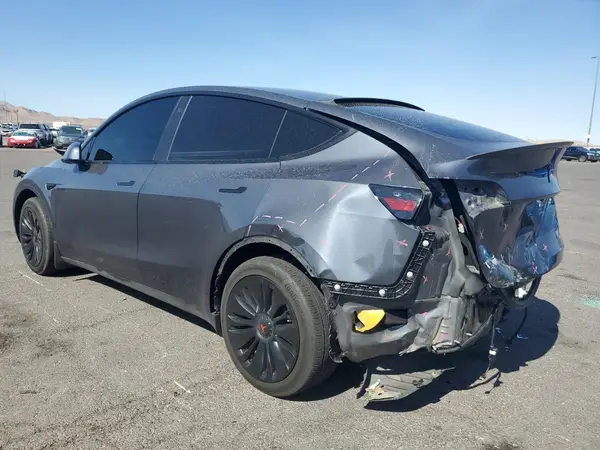 7SAYGDEE6PA107723 2023 TESLA MODEL Y - Image 2