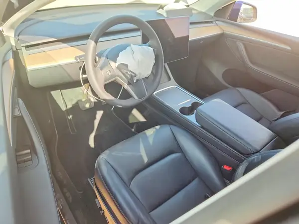 7SAYGDEE6PA107897 2023 TESLA MODEL Y - Image 8
