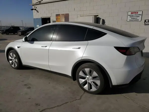 7SAYGDEE6PA115255 2023 TESLA MODEL Y - Image 2