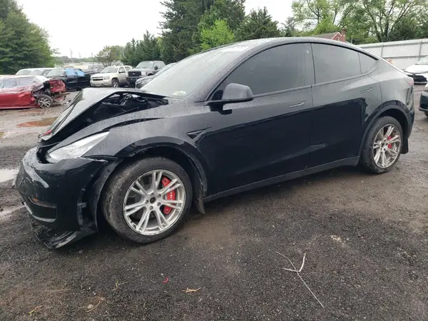 7SAYGDEE6PA115465 2023 TESLA MODEL Y - Image 1