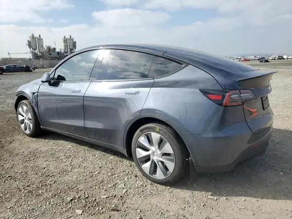 7SAYGDEE6PA115885 2023 TESLA MODEL Y - Image 2