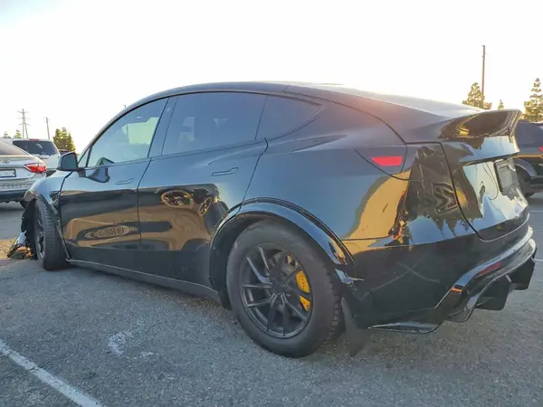 7SAYGDEE6PA116633 2023 TESLA MODEL Y - Image 2