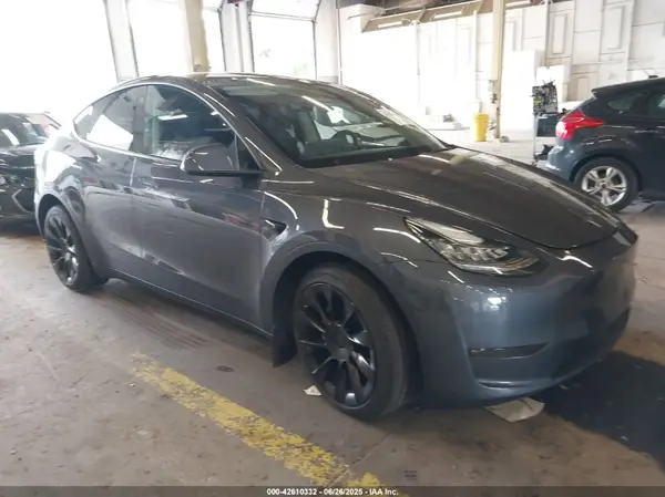 7SAYGDEE6PA116650 2023 TESLA MODEL Y - Image 1