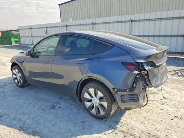 7SAYGDEE6PA117071 2023 TESLA MODEL Y - Image 2