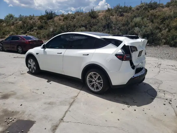 7SAYGDEE6PA117443 2023 TESLA MODEL Y - Image 2