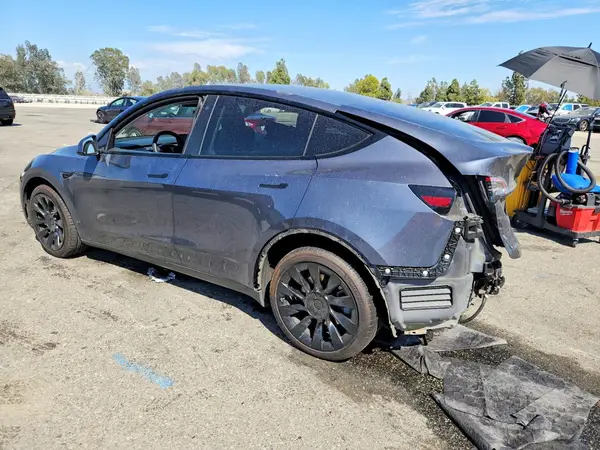 7SAYGDEE6PA117880 2023 TESLA MODEL Y - Image 2