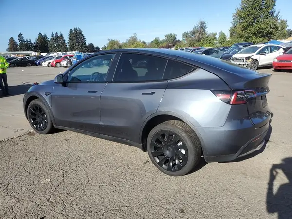 7SAYGDEE6PA119497 2023 TESLA MODEL Y - Image 2