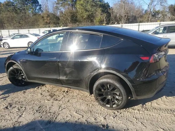 7SAYGDEE6PA120357 2023 TESLA MODEL Y - Image 2