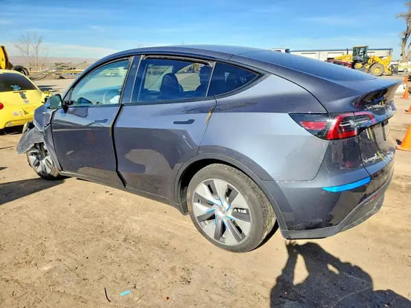 7SAYGDEE6PA120651 2023 TESLA MODEL Y - Image 2