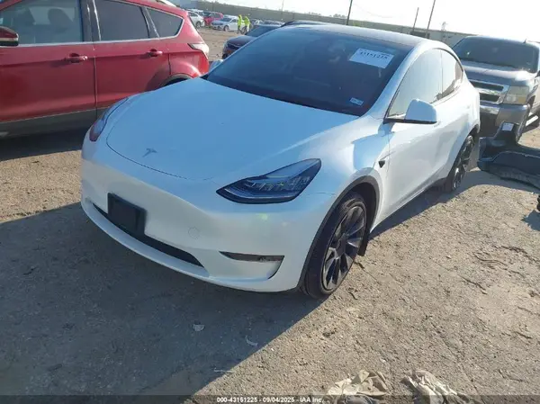 7SAYGDEE6PA121766 2023 TESLA MODEL Y - Image 2