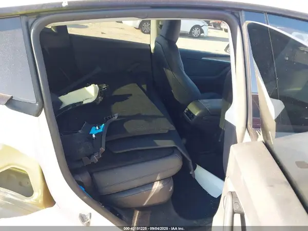 7SAYGDEE6PA121766 2023 TESLA MODEL Y - Image 8