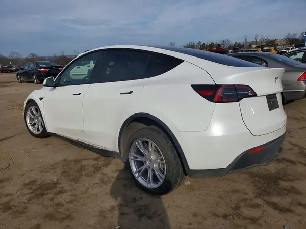 7SAYGDEE6PA122576 2023 TESLA MODEL Y - Image 2