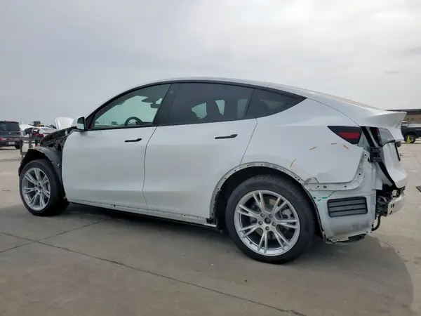 7SAYGDEE6PA123551 2023 TESLA MODEL Y - Image 2