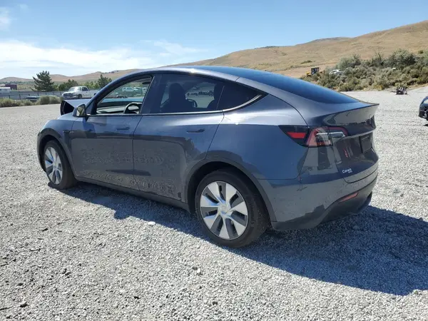 7SAYGDEE6PA123887 2023 TESLA MODEL Y - Image 2