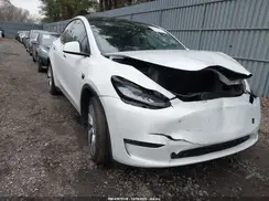 7SAYGDEE6PA124988 2023 TESLA MODEL Y