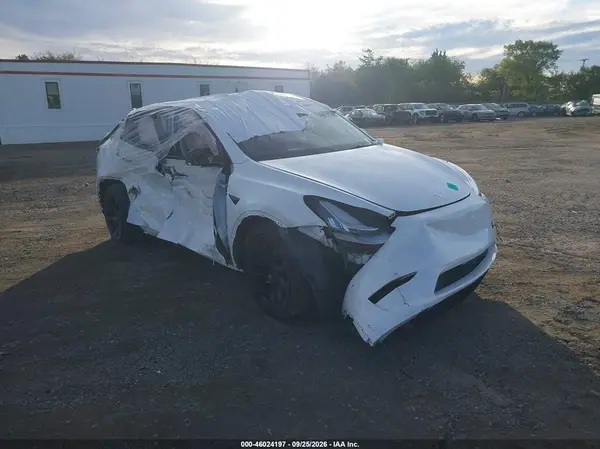 7SAYGDEE6PA127888 2023 TESLA MODEL Y - Image 1