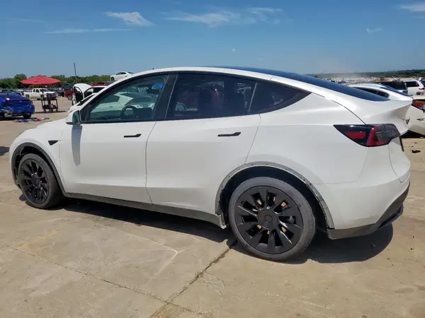 7SAYGDEE6PA130256 2023 TESLA MODEL Y - Image 2