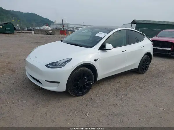 7SAYGDEE6PA135196 2023 TESLA MODEL Y - Image 2