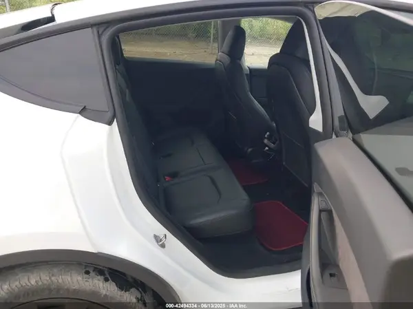 7SAYGDEE6PA135196 2023 TESLA MODEL Y - Image 8