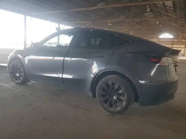 7SAYGDEE6PA136929 2023 TESLA MODEL Y - Image 2