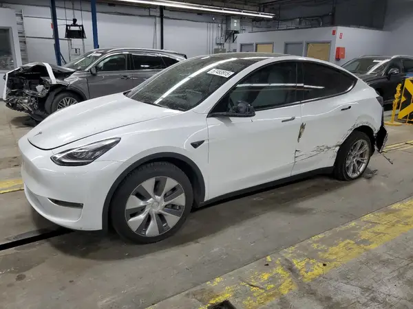 7SAYGDEE6PA141676 2023 TESLA MODEL Y - Image 1