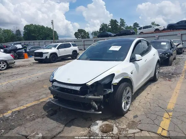 7SAYGDEE6PA148806 2023 TESLA MODEL Y - Image 2