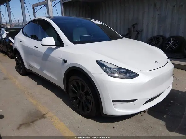 7SAYGDEE6PA156873 2023 TESLA MODEL Y - Image 1
