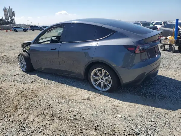 7SAYGDEE6PA157232 2023 TESLA MODEL Y - Image 2