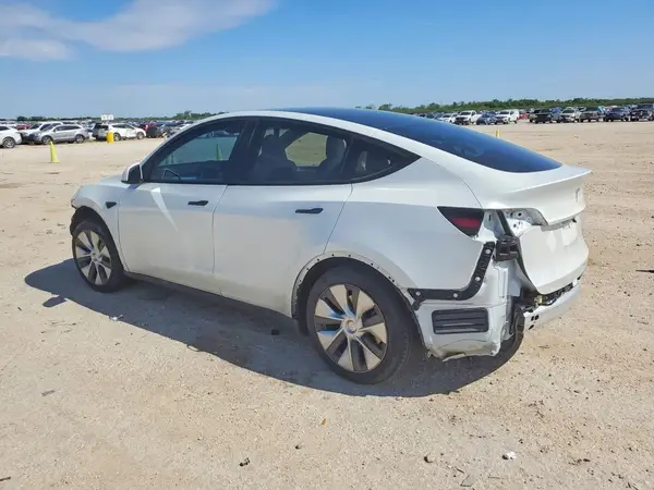 7SAYGDEE6PA162141 2023 TESLA MODEL Y - Image 2