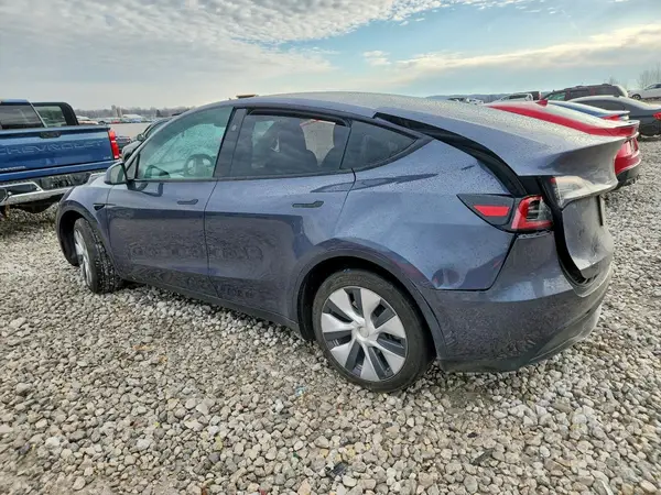 7SAYGDEE6PA166447 2023 TESLA MODEL Y - Image 2
