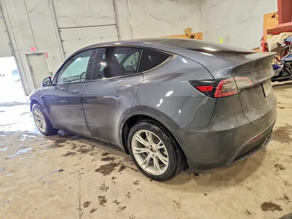 7SAYGDEE6PA174600 2023 TESLA MODEL Y - Image 2