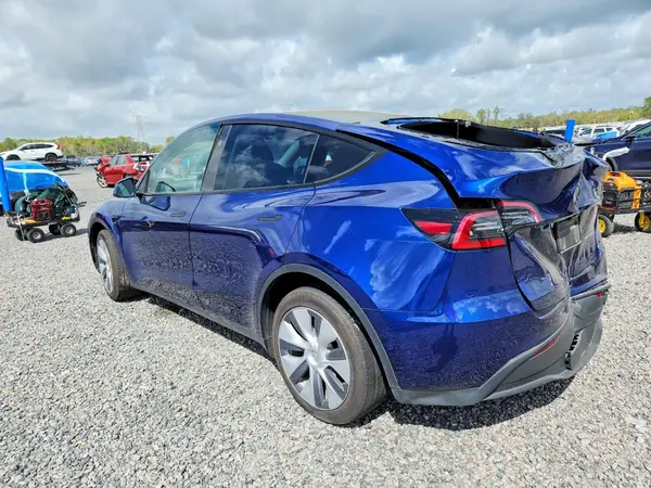 7SAYGDEE6PA175598 2023 TESLA MODEL Y - Image 2