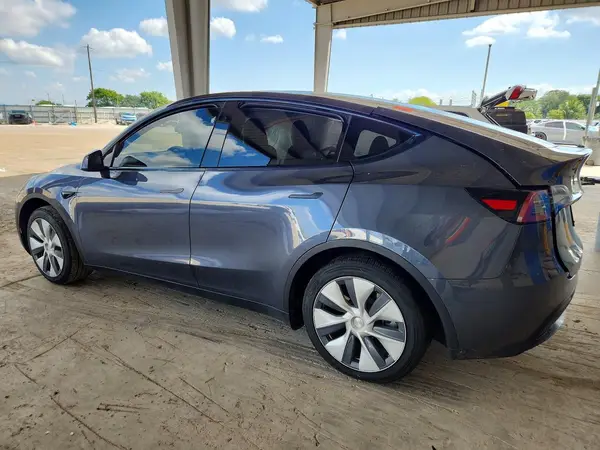 7SAYGDEE6PA175634 2023 TESLA MODEL Y - Image 2